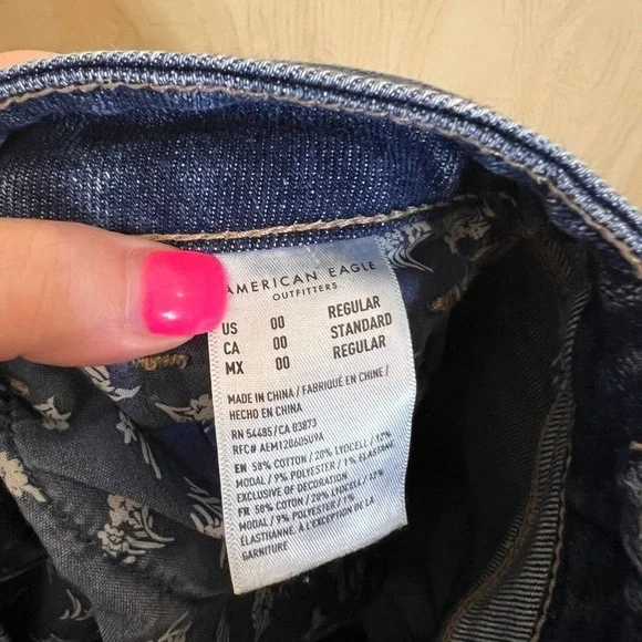 American Eagle Mom Jeans - Picture 5 of 5